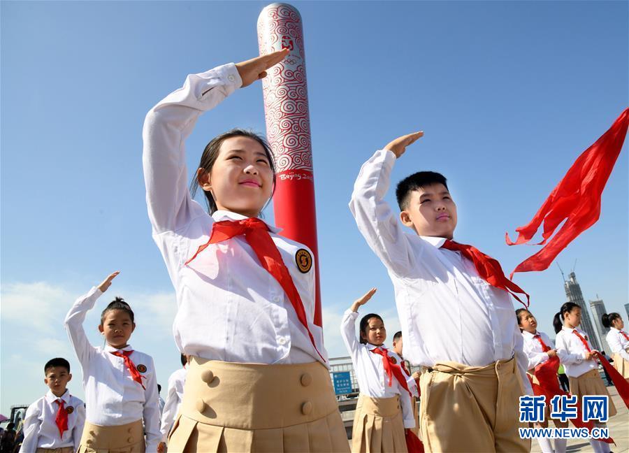 （新華全媒頭條·圖文互動）（1）“美麗的中國夢屬于你們”——以習(xí)近平同志為核心的黨中央關(guān)心少年兒童工作紀(jì)實