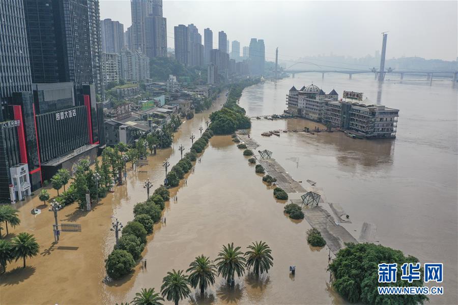 （防汛抗洪·圖文互動）（10）救援，在被洪水漫過的街巷之間——直擊重慶長江、嘉陵江抗洪一線