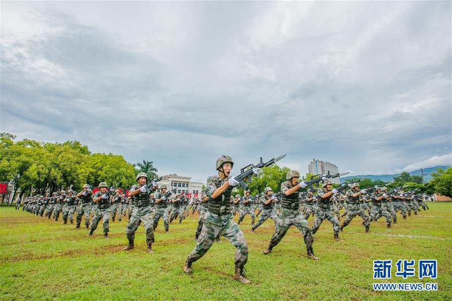 （在習(xí)近平強(qiáng)軍思想指引下·我們在戰(zhàn)位報告·圖文互動）（2）千里移防，鐵心跟黨走——南部戰(zhàn)區(qū)陸軍第75集團(tuán)軍某紅軍旅政治建軍、練兵備戰(zhàn)記事