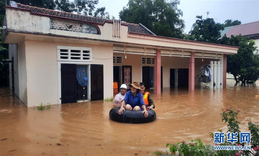 （國(guó)際）（3）越南中北部暴雨和洪水致5人死亡