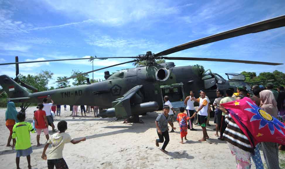 印尼空軍搜救飛機?？考永锫u